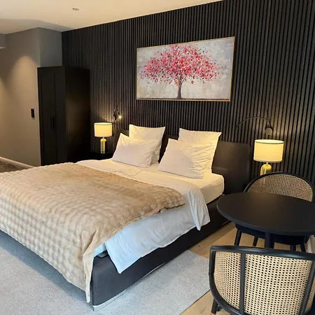 Hotel De 3*