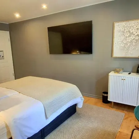 De L'our Hotel 3*
